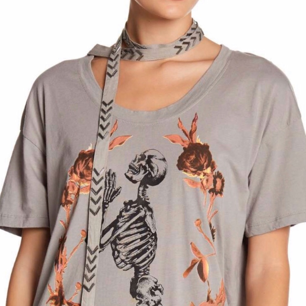 Skeleton & Roses RELIGION Neck Tie T-Shirt NWT - Picture 3 of 8